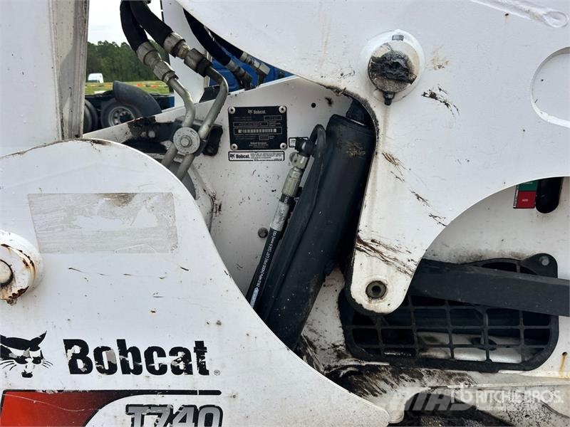 Bobcat T740 Мини товарачи
