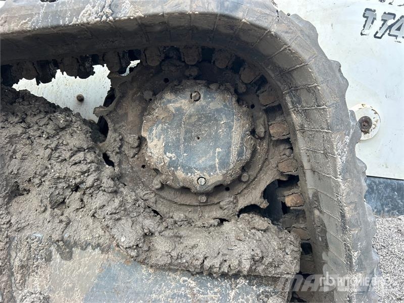 Bobcat T740 Мини товарачи