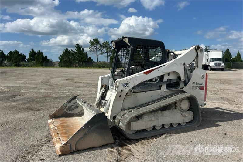 Bobcat T740 Lietoti riteņu kompaktiekrāvēji