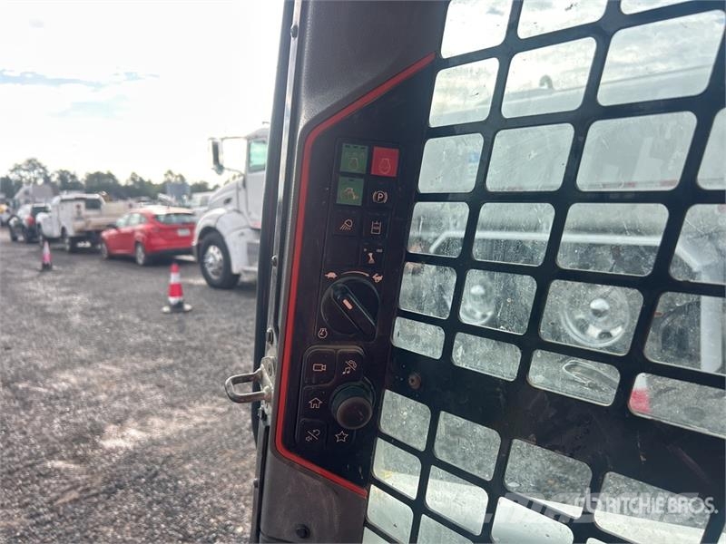 Bobcat T76 Skid steer loaders