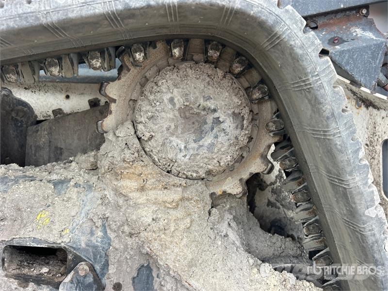 Bobcat T76 スキッドステアローダー