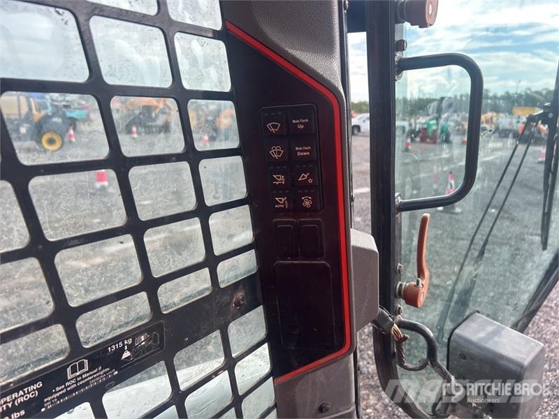 Bobcat T76 Skid steer loaders