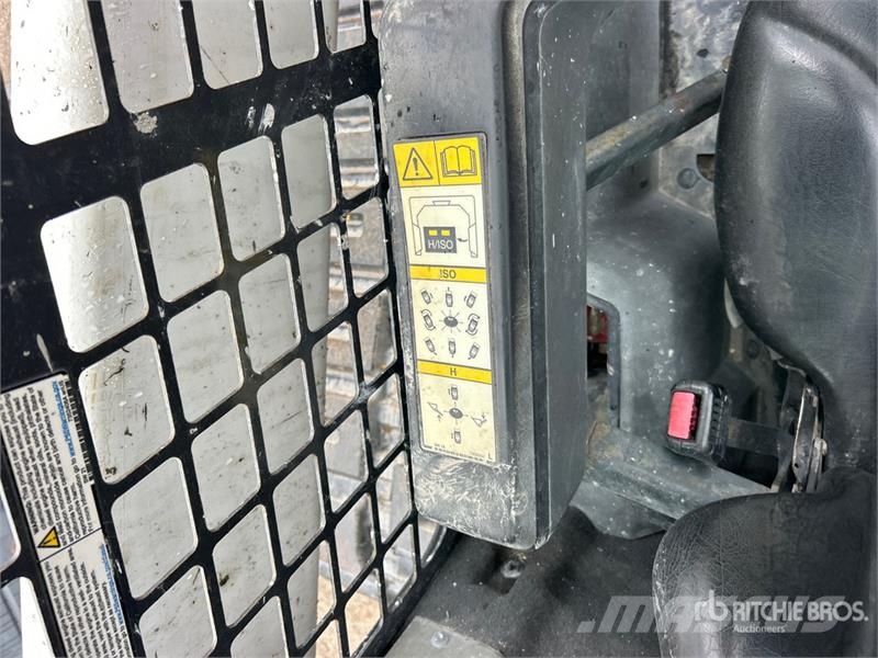 Bobcat T76 Skid steer mini utovarivači