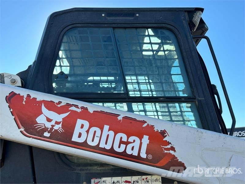 Bobcat T76 لوادر انزلاقية التوجيه