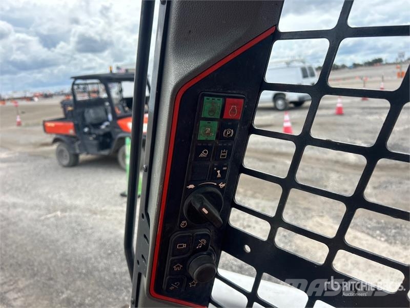 Bobcat T76 Мини-погрузчики