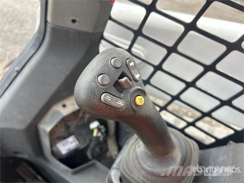 Bobcat T76 Мини-погрузчики