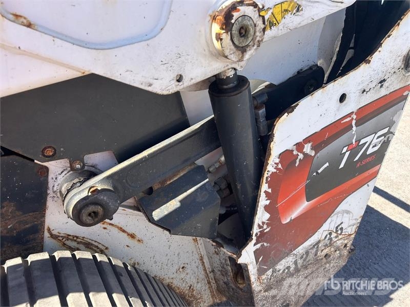 Bobcat T76 Skid steer loaders