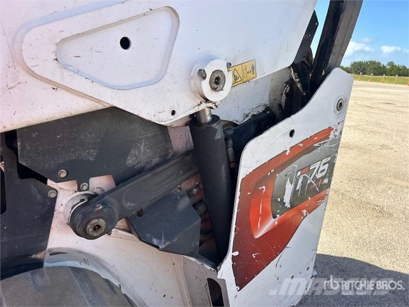 Bobcat T76 Мини-погрузчики
