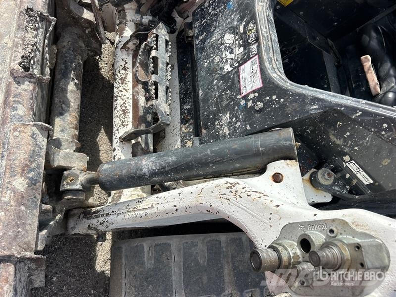Bobcat T76 Skid steer mini nakladalci