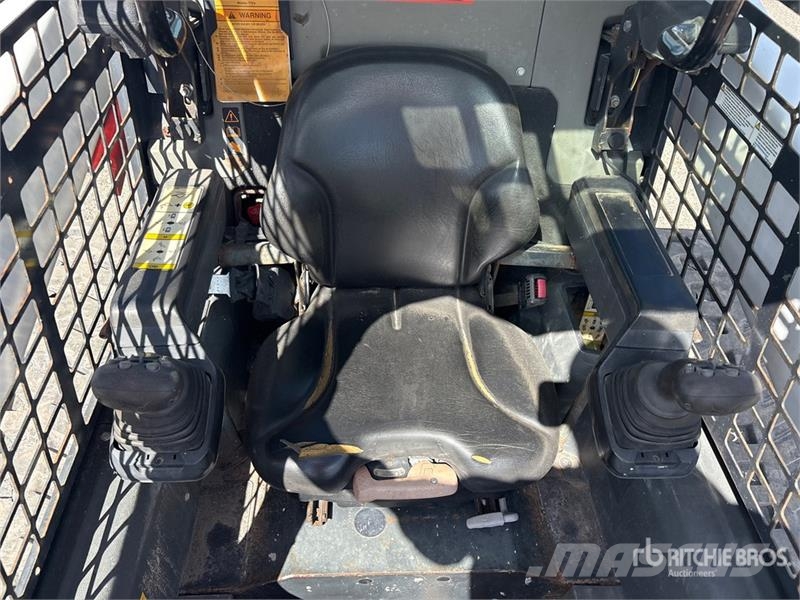 Bobcat T76 Skid steer mini utovarivači