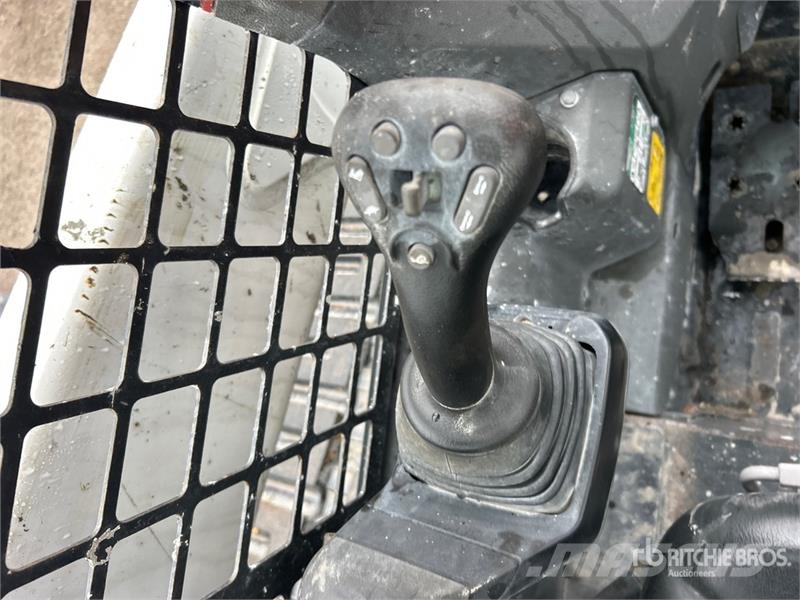 Bobcat T76 Skid steer mini utovarivači