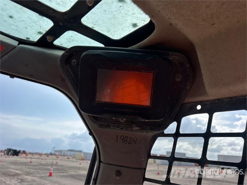 Bobcat T76 Skid steer mini nakladalci