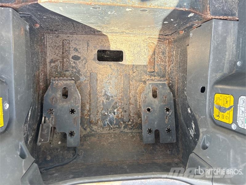 Bobcat T76 Skid steer mini utovarivači