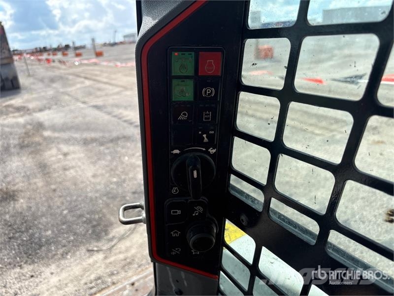 Bobcat T76 Skid steer mini nakladalci