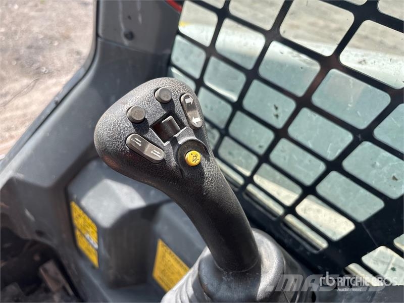 Bobcat T76 Skid steer mini nakladalci