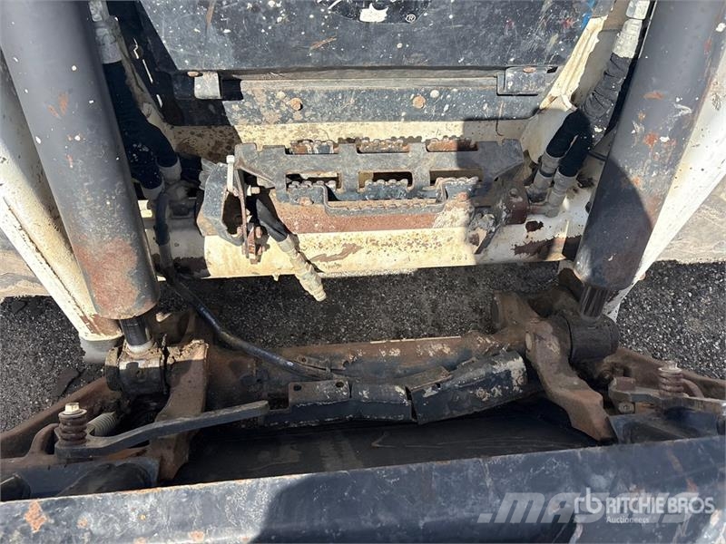 Bobcat T76 Skid steer mini utovarivači