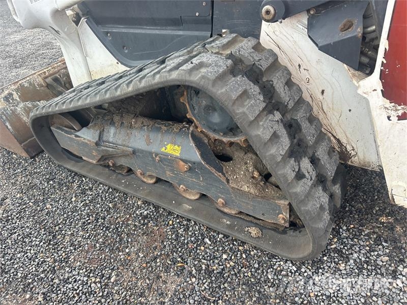 Bobcat T76 Skid steer loaders