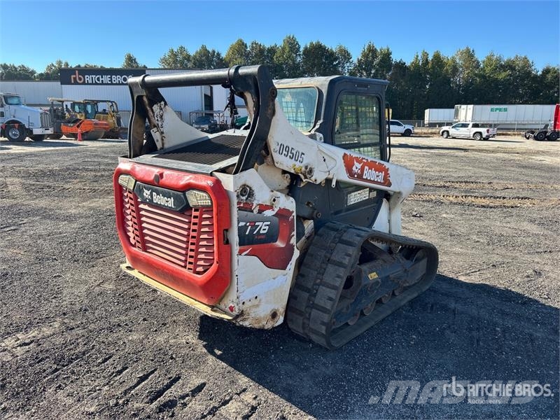 Bobcat T76 لوادر انزلاقية التوجيه