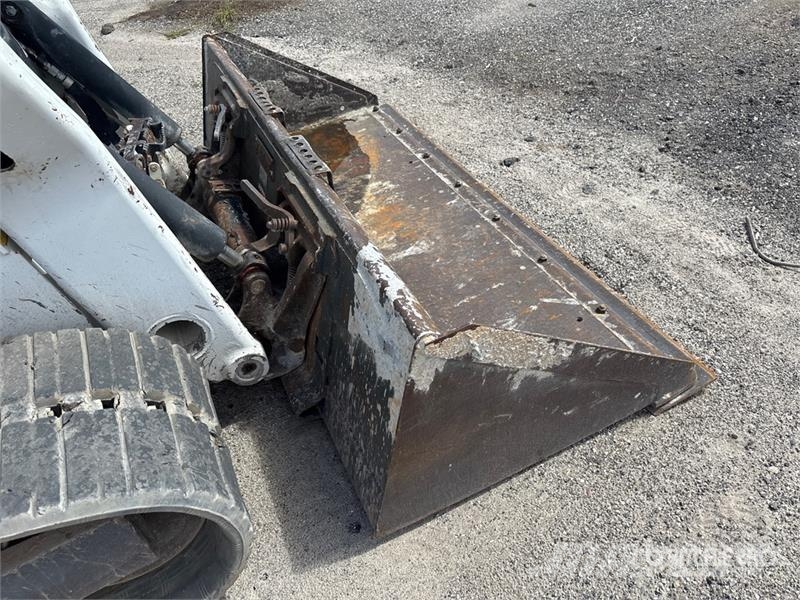 Bobcat T76 Skid steer mini nakladalci