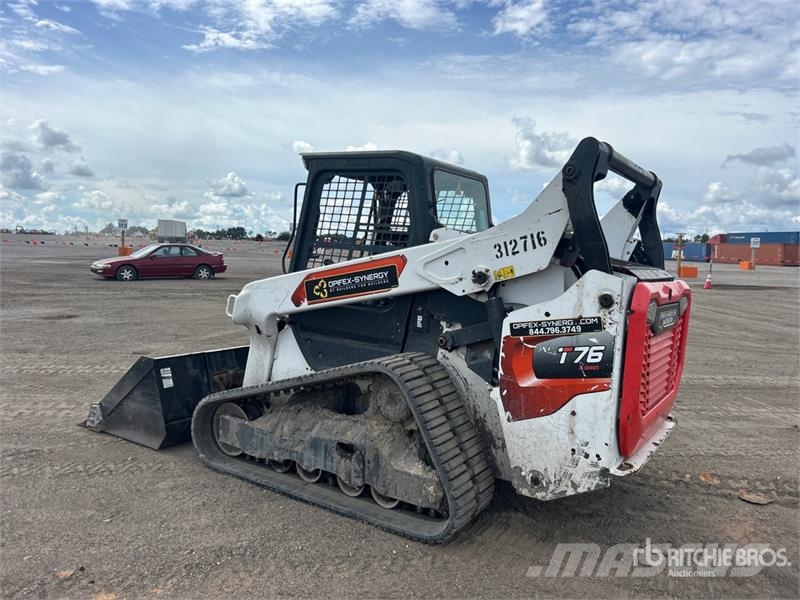 Bobcat T76 スキッドステアローダー