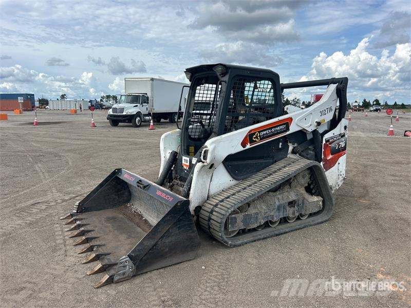 Bobcat T76 スキッドステアローダー