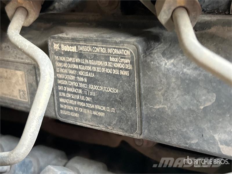 Bobcat T76 スキッドステアローダー