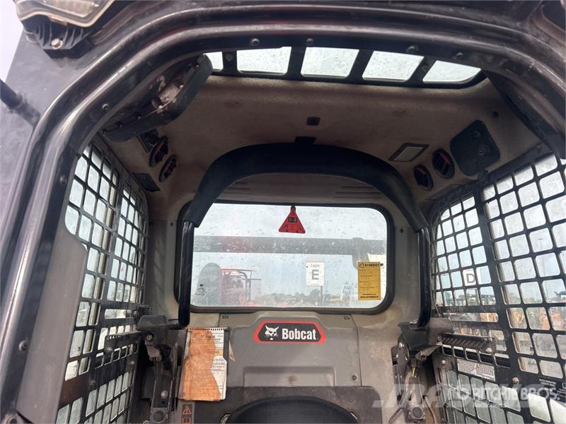 Bobcat T76 Skid steer loaders