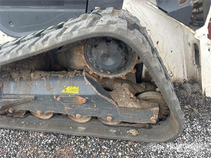 Bobcat T76 Skid steer loaders
