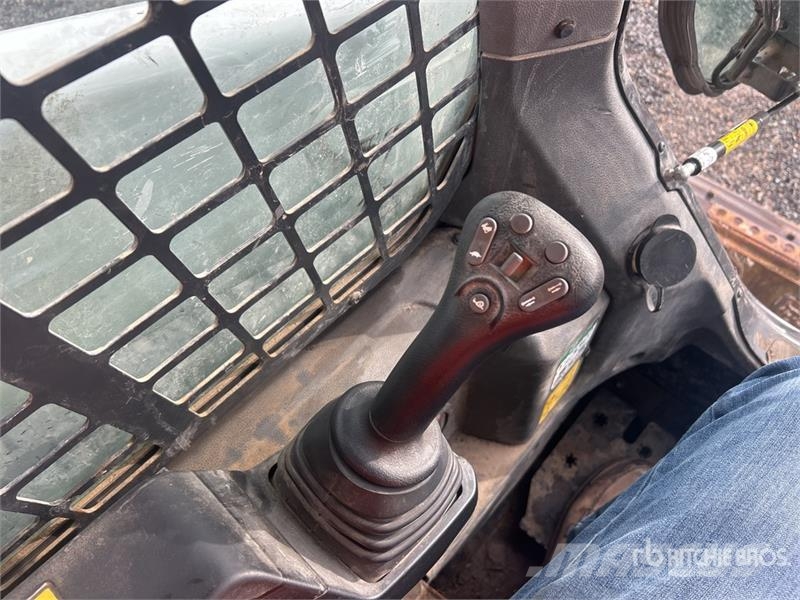 Bobcat T76 Skid steer loaders