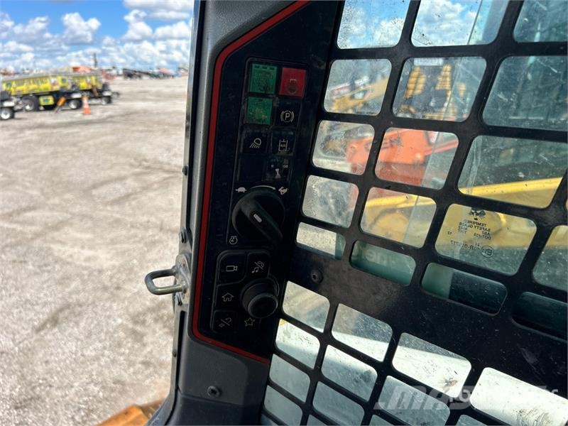 Bobcat T76 Liukuohjatut kuormaajat