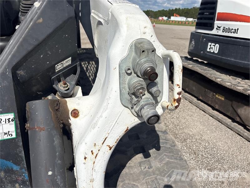 Bobcat T76 Skid steer mini utovarivači
