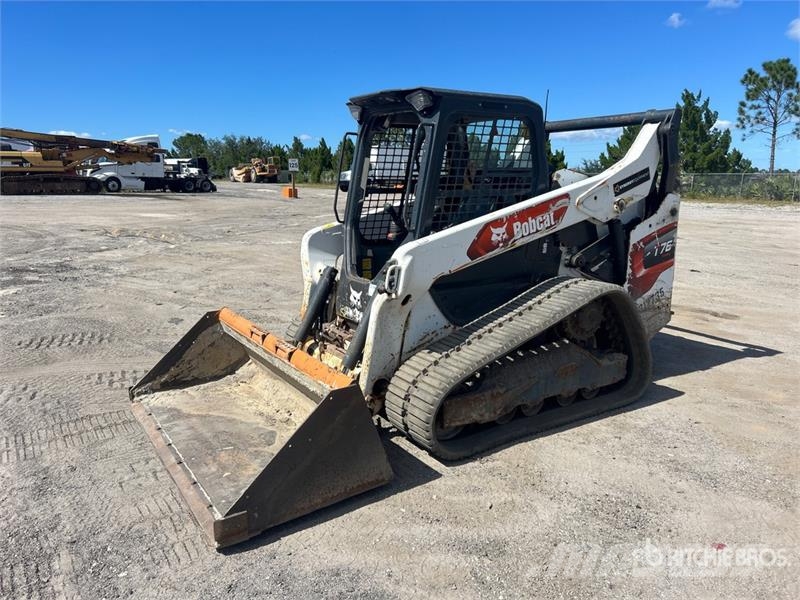 Bobcat T76 Skid steer loaders