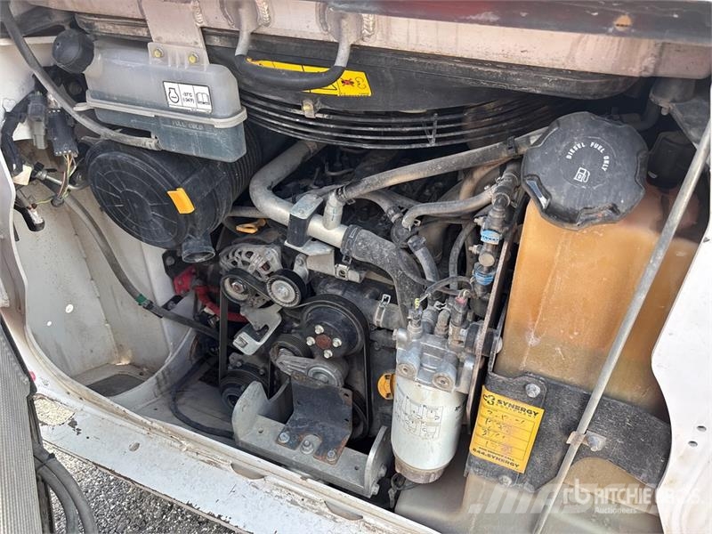 Bobcat T76 Skid steer mini nakladalci