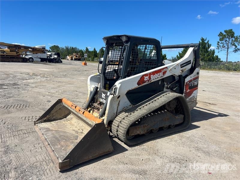 Bobcat T76 Skid steer loaders