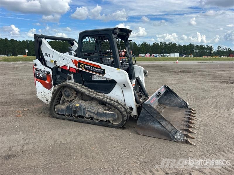 Bobcat T76 スキッドステアローダー