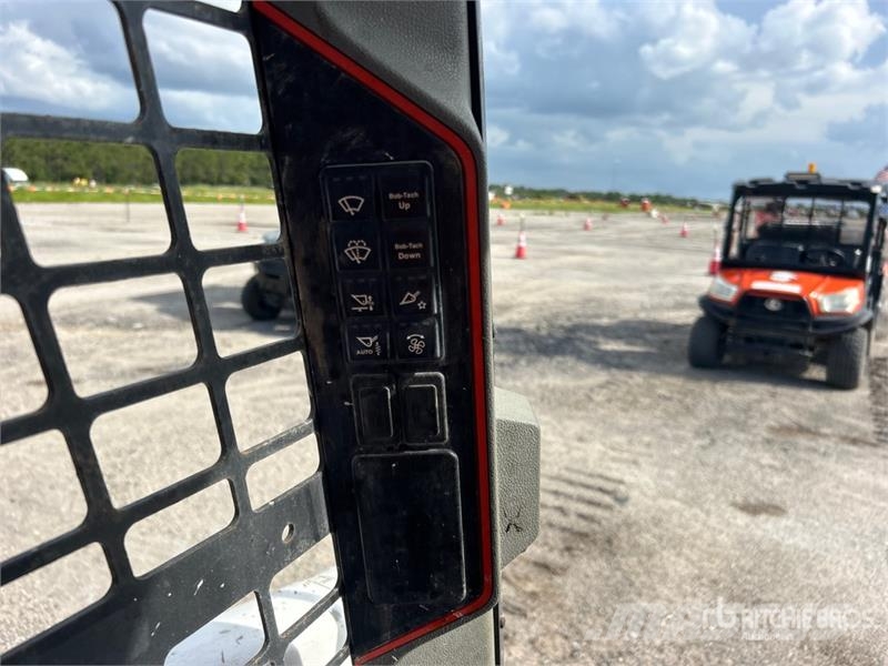 Bobcat T76 Skid steer mini nakladalci