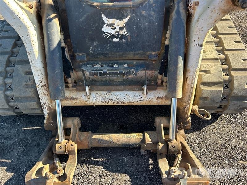 Bobcat T76 لوادر انزلاقية التوجيه