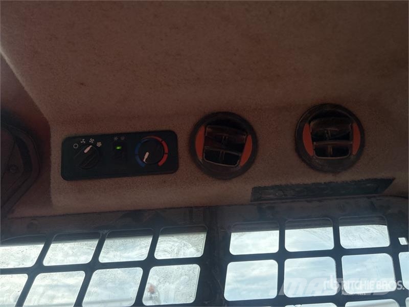 Bobcat T76 Skid steer loaders