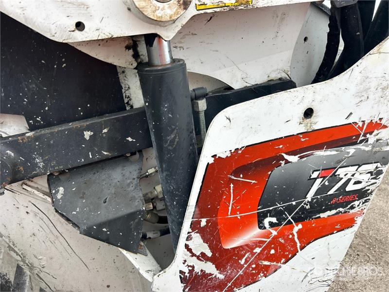 Bobcat T76 Skid steer mini utovarivači