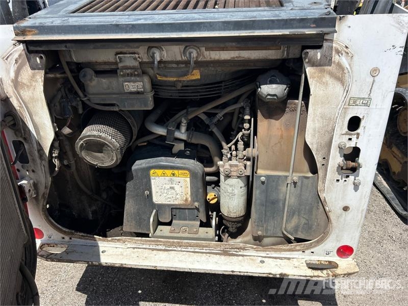 Bobcat T76 Liukuohjatut kuormaajat