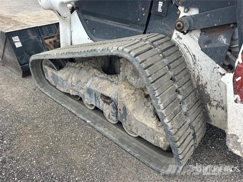 Bobcat T76 スキッドステアローダー