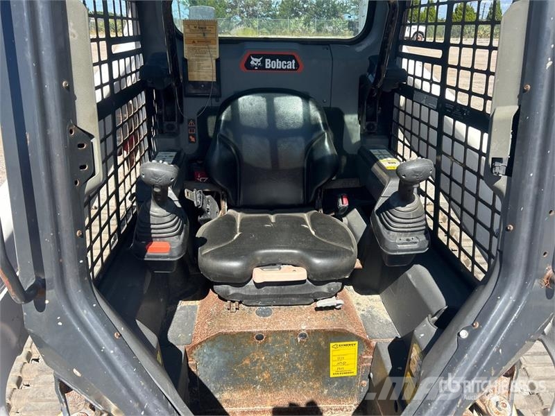 Bobcat T76 Skid steer loaders