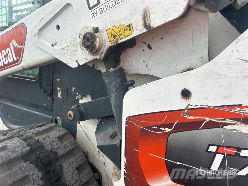 Bobcat T76 Skid steer loaders