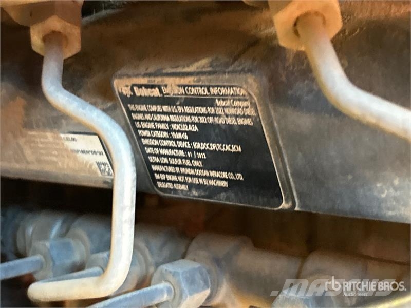 Bobcat T76 لوادر انزلاقية التوجيه