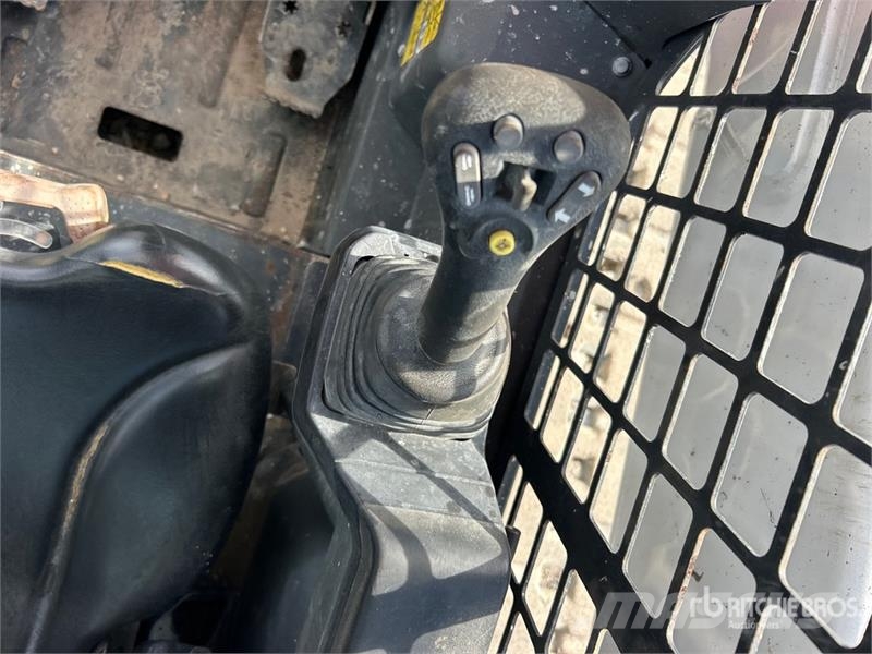 Bobcat T76 Skid steer mini nakladalci