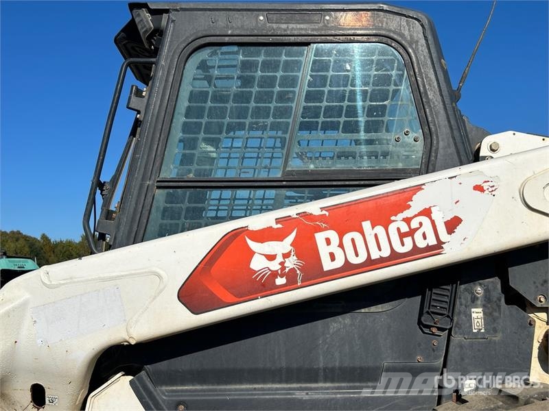 Bobcat T76 لوادر انزلاقية التوجيه