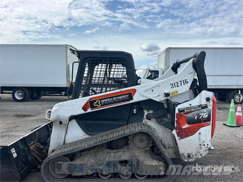 Bobcat T76 スキッドステアローダー