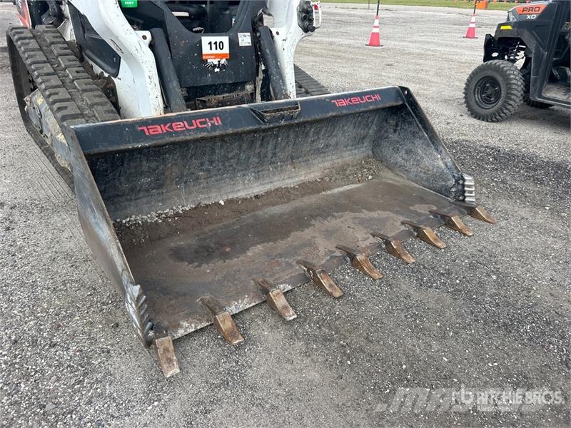 Bobcat T76 スキッドステアローダー