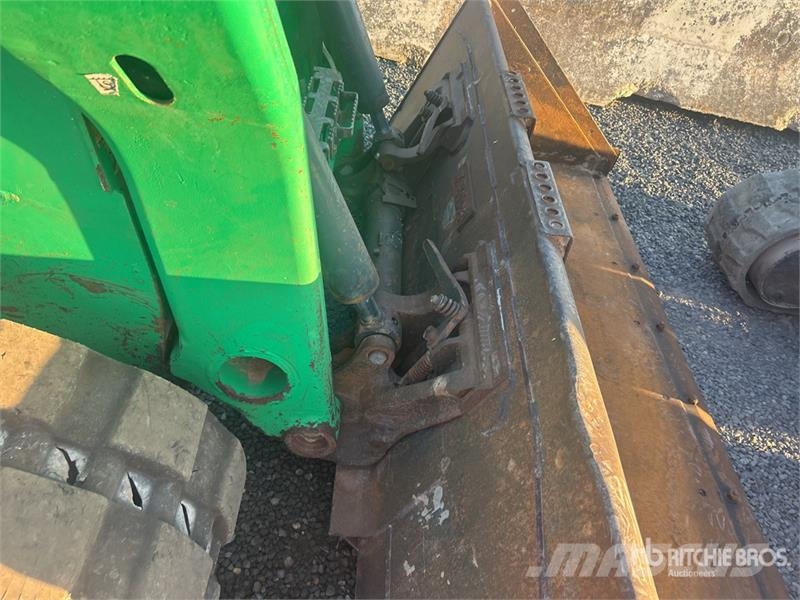 Bobcat T76 R-Series Two-Speed Compact Track Loader Skid steer loaders