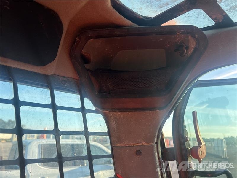 Bobcat T76 R-Series Two-Speed Compact Track Loader Skid steer loaders